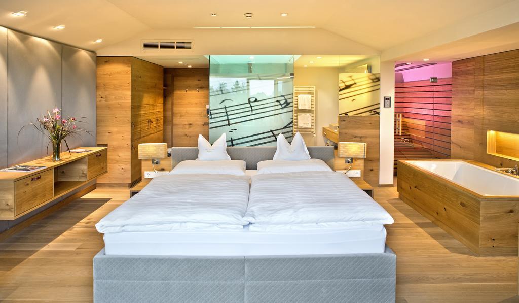 Genussdorf Gmachl - Hotel & Spa แบร์กไฮม์ ห้อง รูปภาพ