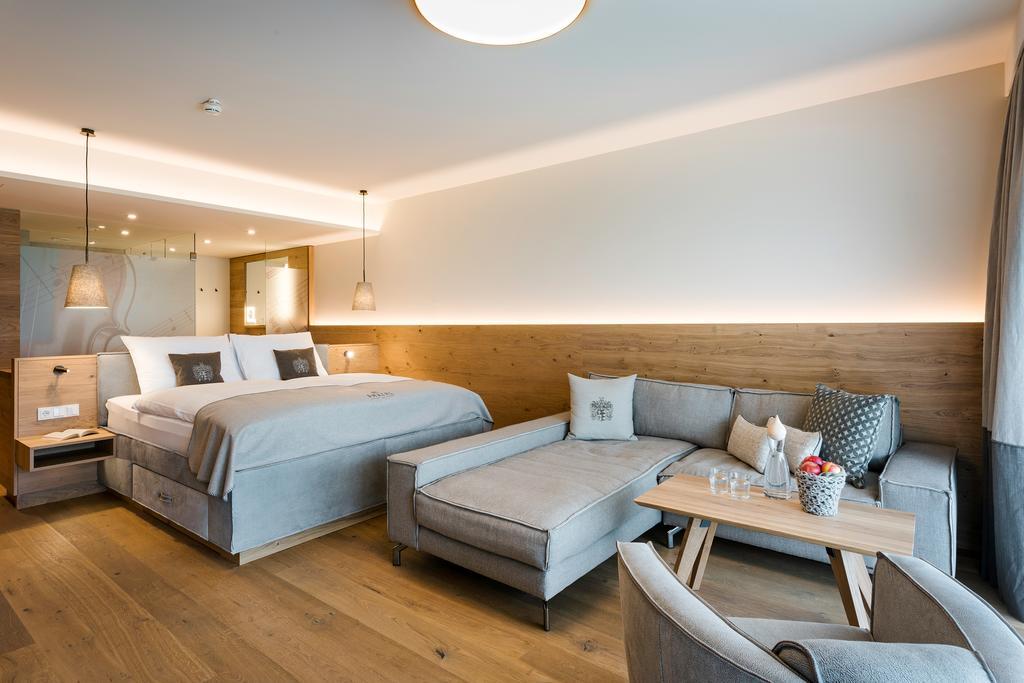Genussdorf Gmachl - Hotel & Spa แบร์กไฮม์ ภายนอก รูปภาพ