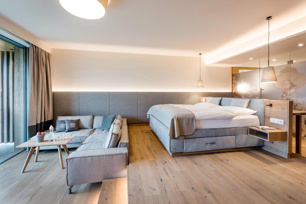 Genussdorf Gmachl - Hotel & Spa แบร์กไฮม์ ภายนอก รูปภาพ