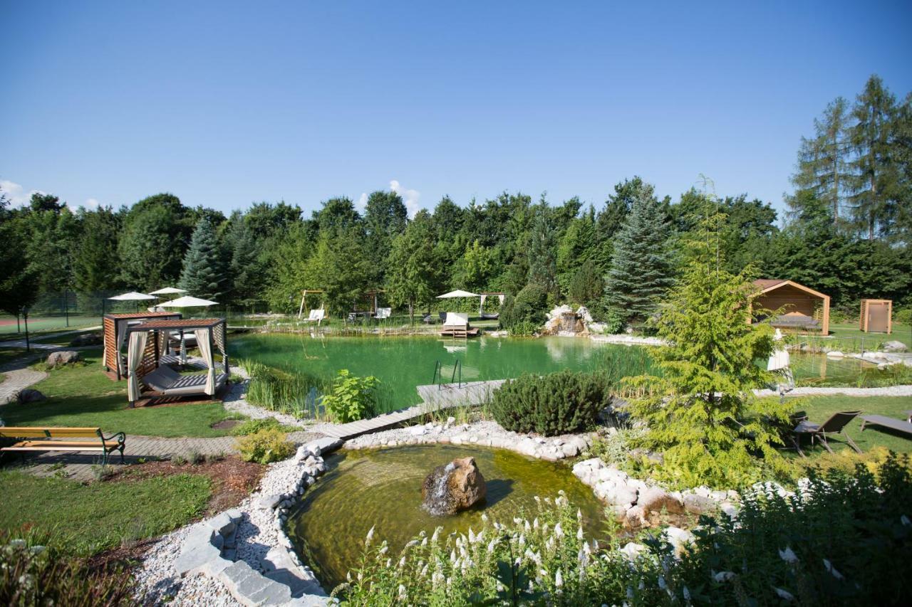 Genussdorf Gmachl - Hotel & Spa แบร์กไฮม์ ภายนอก รูปภาพ