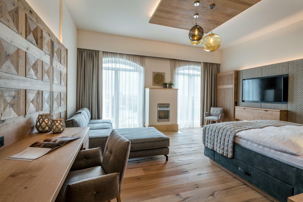 Genussdorf Gmachl - Hotel & Spa แบร์กไฮม์ ภายนอก รูปภาพ